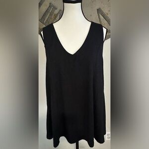 Ava & Viv Black V-Neck Tank Top